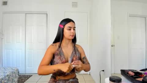 Snapshot of tatianac18 chatting on November 2025 07:02:01 PM Tatiana STREAM AT 200 pm online show from November 2025 07:02:01 PM