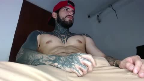 Snapshot of tatsexboy chatting on October 2025 09:29:02 AM SeX-Boy online show from October 2025 09:29:02 AM