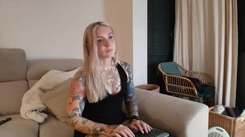tattoobbgirl online show from February 2026 06:57:01 PM