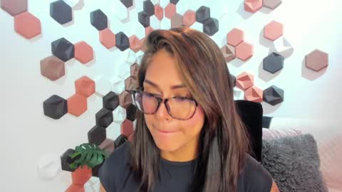 Tatty online show from December 2024 07:53:02 PM