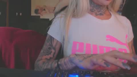 tatuada_safada online show from October 2025 07:50:02 AM