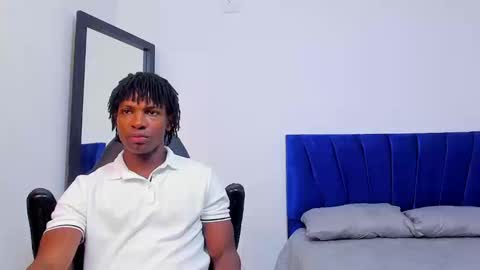 Snapshot of tau_montes chatting on September 2025 01:37:02 PM tau_montes online show from September 2025 01:37:02 PM