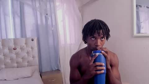 Snapshot of tau_montes chatting on October 2025 03:57:02 PM tau_montes online show from October 2025 03:57:02 PM