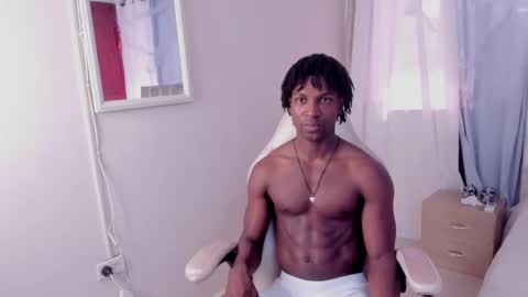 Snapshot of tau_montes chatting on October 2025 02:43:02 PM tau_montes online show from October 2025 02:43:02 PM