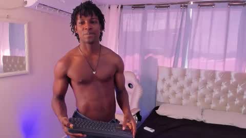 Snapshot of tau_montes chatting on November 2025 02:28:01 PM tau_montes online show from November 2025 02:28:01 PM