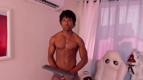 Snapshot of tau_montes chatting on November 2025 02:27:02 PM tau_montes online show from November 2025 02:27:02 PM