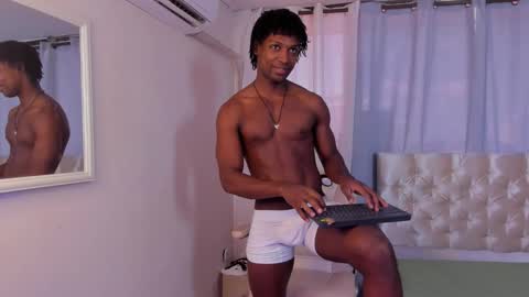 Snapshot of tau_montes chatting on December 2025 05:20:01 PM tau_montes online show from December 2025 05:20:01 PM