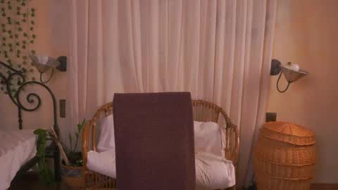 Tifany online show from March 2026 04:07:02 PM