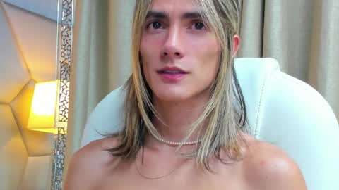 tayler_swift1 online show from February 2025 06:00:01 AM