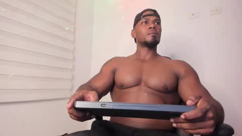 Snapshot of tayler_waka chatting on December 2024 03:25:01 AM Tyler online show from December 2024 03:25:01 AM
