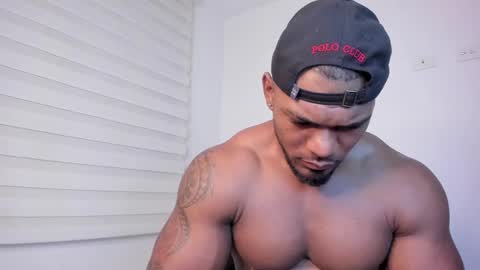 Snapshot of tayler_waka chatting on December 2024 11:34:01 PM Tyler online show from December 2024 11:34:01 PM