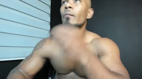 Snapshot of tayler_waka chatting on February 2025 03:48:01 AM Tyler online show from February 2025 03:48:01 AM