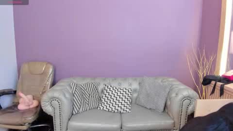 Taylor Bennet online show from October 2025 12:14:02 PM