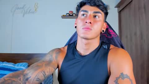 taylor_mclane1 online show from April 2026 10:29:02 PM