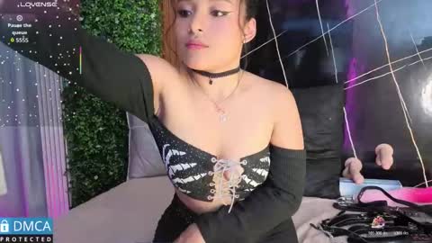 Tay online show from November 2025 08:07:01 PM