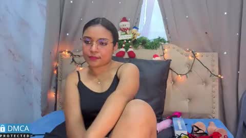 Tay online show from December 2025 07:22:01 PM