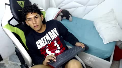 TAYLOR online show from April 2026 03:42:01 AM