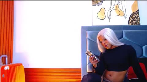 Tayra...  online show from September 2025 02:33:01 AM