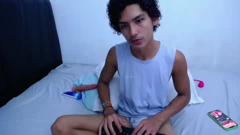 Tayron online show from March 2025 05:39:02 PM