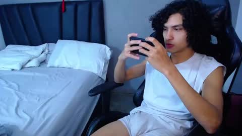 Tayron online show from February 2026 09:09:02 PM