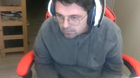 Snapshot of tchecky2 chatting on February 2025 03:28:01 AM tchecky2 online show from February 2025 03:28:01 AM