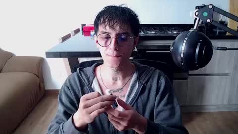 Teo independent model online show from March 2026 12:27:02 PM