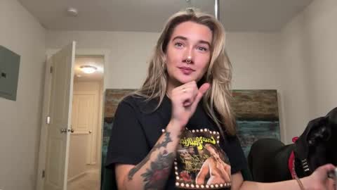 Katy online show from October 2025 02:33:01 AM