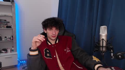 Teddy online show from December 2024 10:02:02 PM