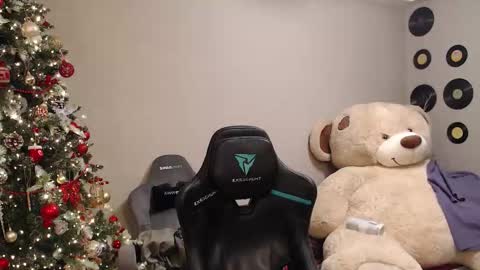 Teddy online show from December 2025 11:02:01 PM