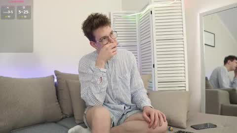 Snapshot of teddy_parker chatting on November 2025 09:09:02 AM Teddy online show from November 2025 09:09:02 AM