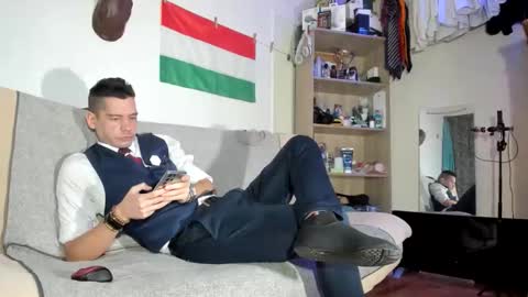 Virg Lszl online show from December 2025 04:39:02 AM