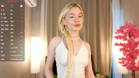 Sofia online show from October 2025 02:12:02 PM