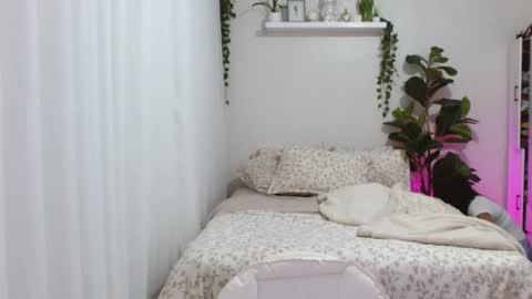 temptessa20 online show from October 2025 10:12:01 AM