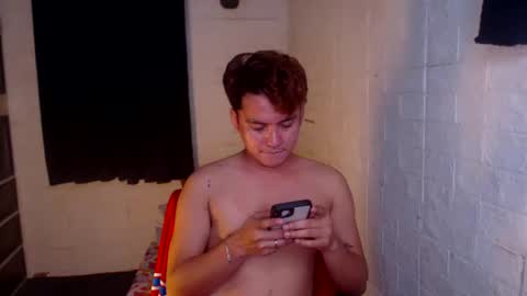 Snapshot of tempting_jon chatting on May 2026 12:55:01 PM tempting_jon online show from May 2026 12:55:01 PM