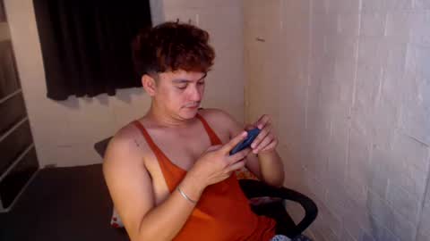 Snapshot of tempting_jon chatting on June 2026 04:18:02 AM tempting_jon online show from June 2026 04:18:02 AM