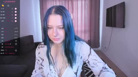 Snapshot of tender__kitty chatting on June 2026 02:12:01 PM Sue online show from June 2026 02:12:01 PM