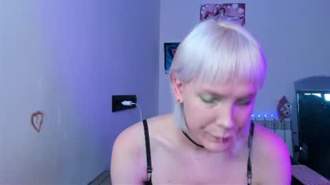 Snapshot of tenebrise chatting on July 2026 02:35:02 AM Kira online show from July 2026 02:35:02 AM
