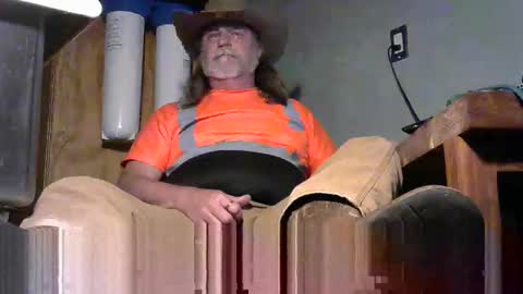 Tennredneck online show from November 2025 03:18:02 AM