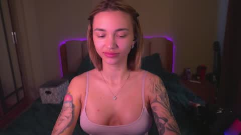 Snapshot of teona_amore chatting on March 2025 09:21:01 AM Teya online show from March 2025 09:21:01 AM