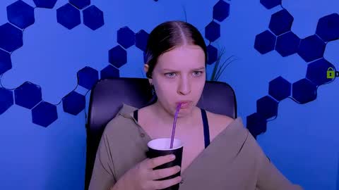 Snapshot of teresa_shy chatting on March 2026 09:48:01 AM your love online show from March 2026 09:48:01 AM