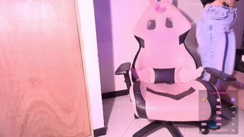 Terra Elowen online show from October 2025 12:04:01 PM