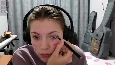 Anny Simpson online show from April 2026 08:20:02 PM