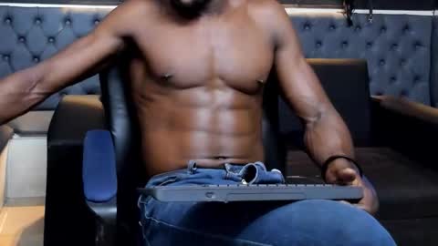 terranze_z online show from February 2026 07:43:01 PM