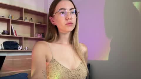 Snapshot of tessa_calmness chatting on April 2026 02:00:02 AM tessa_calmness online show from April 2026 02:00:02 AM