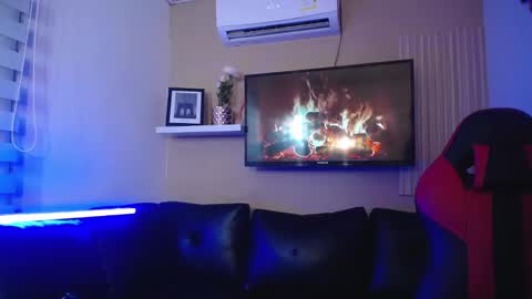 tessachains online show from December 2025 04:21:01 AM