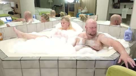 Snapshot of tessajaxonafterdark chatting on October 2025 02:06:02 AM Tessa and Jaxon online show from October 2025 02:06:02 AM