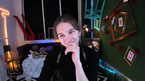 Tessa online show from September 2025 05:33:02 AM