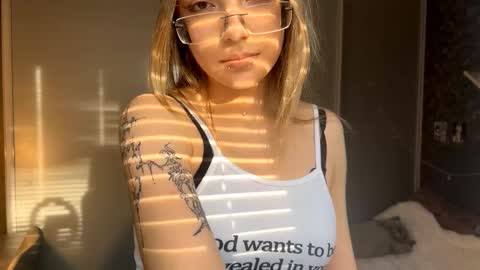 Snapshot of tessiebe chatting on February 2026 12:03:01 PM tessiebe online show from February 2026 12:03:01 PM