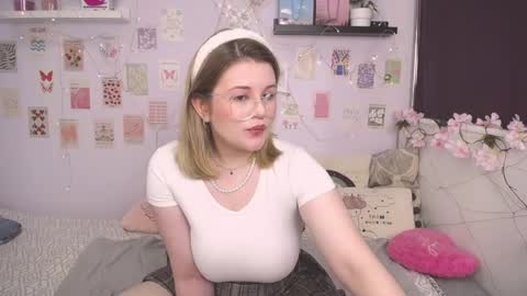 Snapshot of tesspleasure chatting on January 2025 12:40:01 PM TESSA online show from January 2025 12:40:01 PM