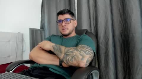 Snapshot of teylor_creed chatting on November 2025 07:35:01 PM teylor creed online show from November 2025 07:35:01 PM